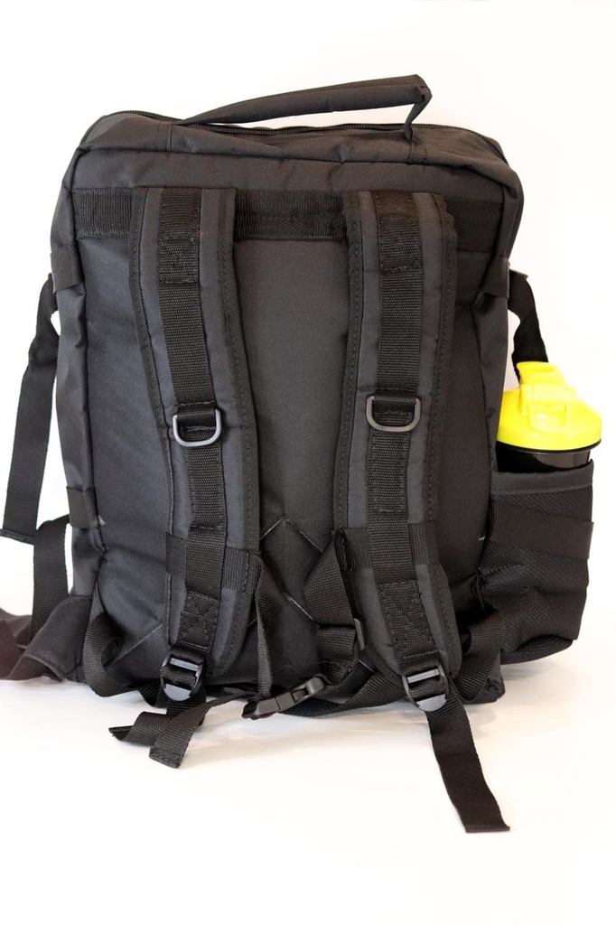 mochila negra pequeña con porta botellas laterales crossfit y gym